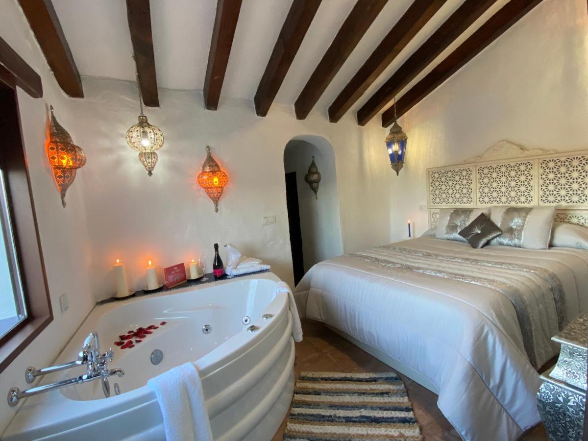 El Escondite De Martina, Aticos Romanticos Setenil De Las Bodegas Exterior photo
